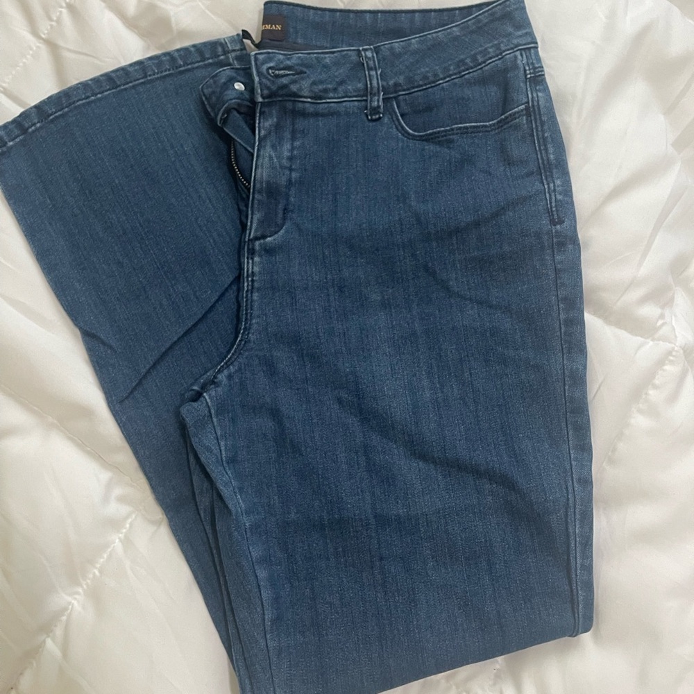 Dana Buchman women’s Straight Leg Jeans in Medium Blue